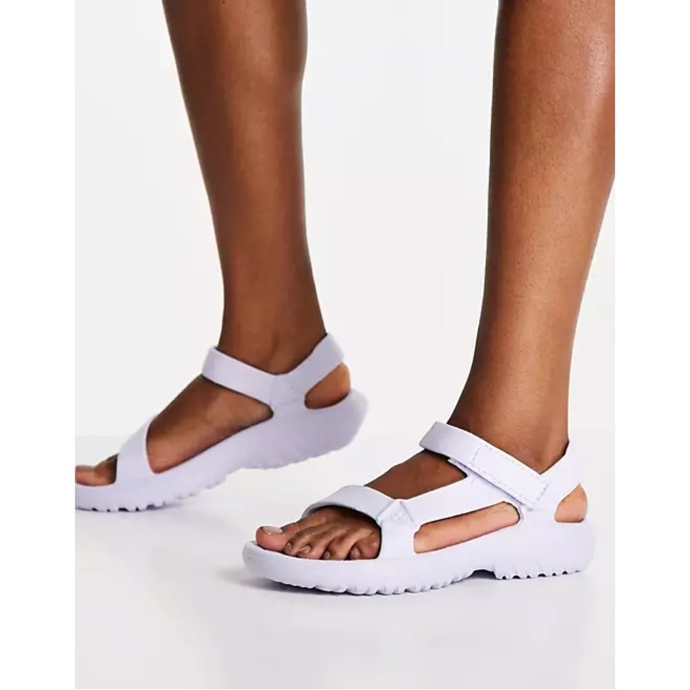 Women’s Teva Hurricane Drift Sandal in light purple, size 9